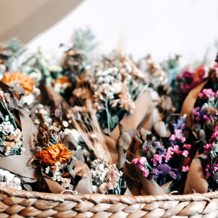 Andi Aesthetics - Wholesale Dried/Pressed Flowers - Dried Flower Bouquet4