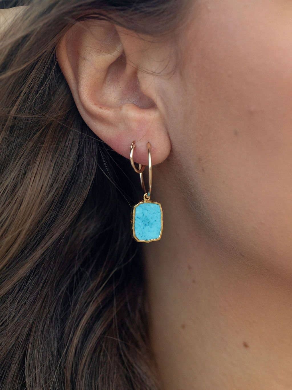 Ke Aloha Jewelry – wholesale Hoop earrings – Howlite Turquoise Silver Medium Hoop Earrings - Silver Alaka'i1