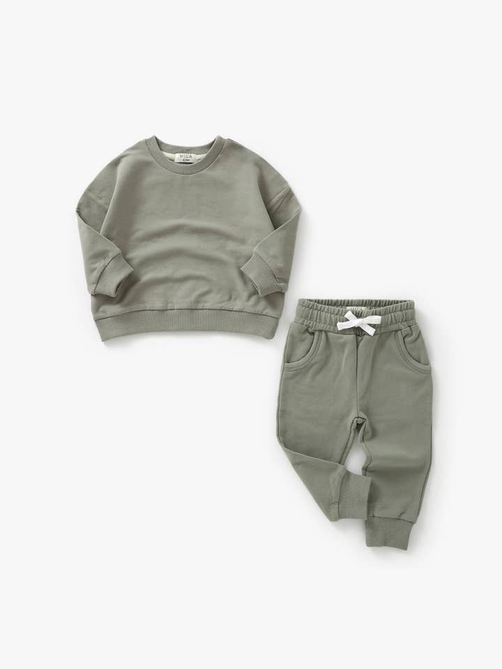 Ensemble Sweatshirt et Jogger | Basilic pour la vente par Mila & Co.