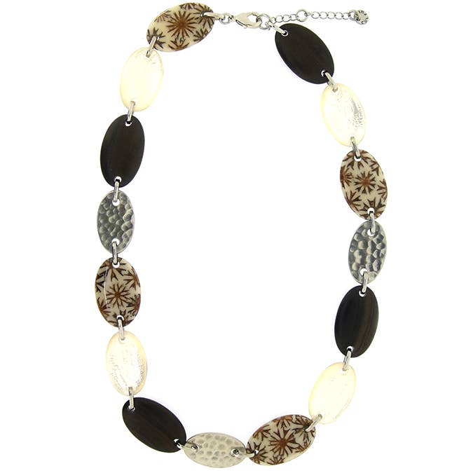 collana in materiale naturale per la vendita all'ingrosso da parte di Culture Mix