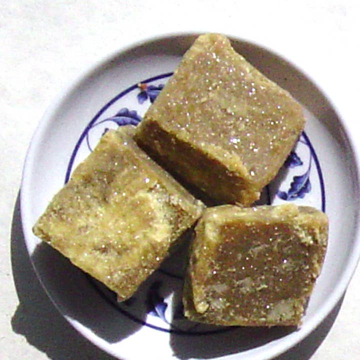 Traditional Incense - Honey Amber Bulk Tub for wholesale by The Incense Sampler Works