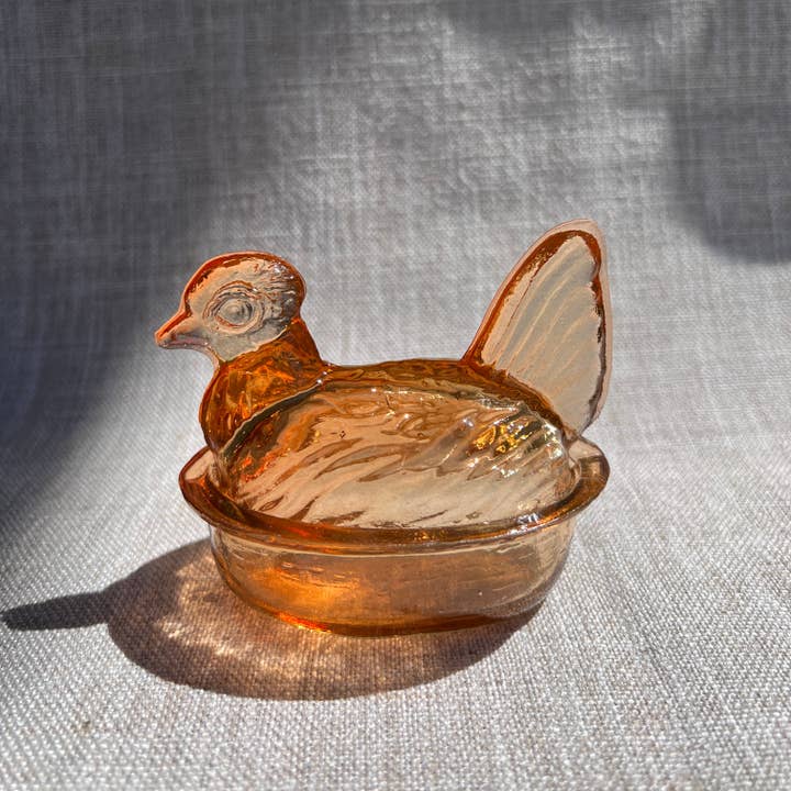 Kitchen One - Wholesale Decorative Plate/Dish/Bowl - Nesting Hen Bowl AMBER (Maple) | Hand Blown Glass - Colombia5