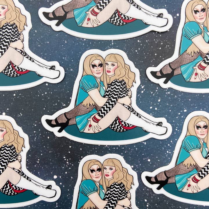 The Red Swan Shop – wholesale Klistermärke – Vinyl Dekal - Trixie och Katya - RuPauls Drag Race1