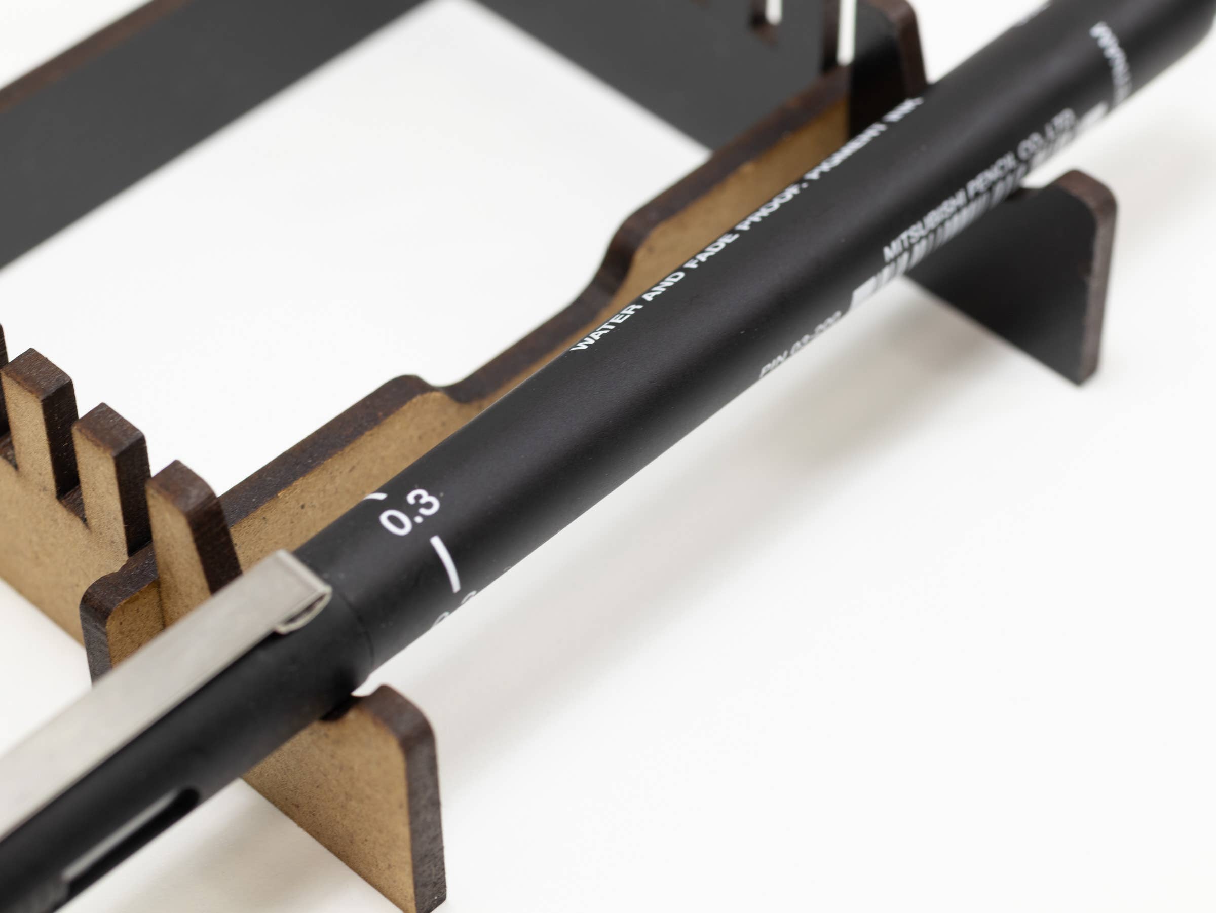 Divide and Rule - Venta al por mayor Organizadores de escritorio - Soporte para 7 artículos - Original4