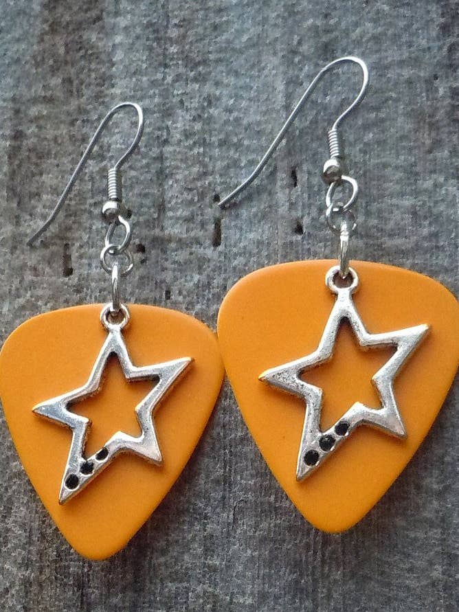 Orecchini a plettro per chitarra con ciondolo a forma di per la vendita all'ingrosso da parte di Simply Raevyn