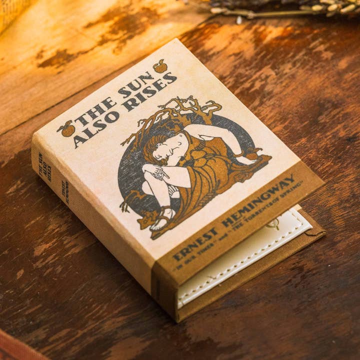 Solen stiger också av Ernest Hemingway 1926 Bokplånbok för wholesale av Novel Book Store