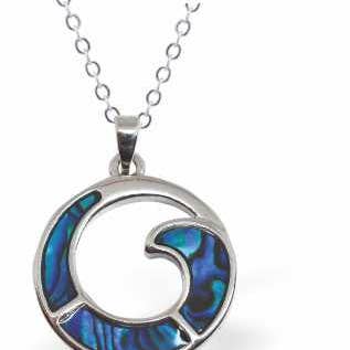 Halskæde med naturlig Paua-skal og havbølge, rhodiumbelagt for engroshandel hos Byzantium Collection Ltd