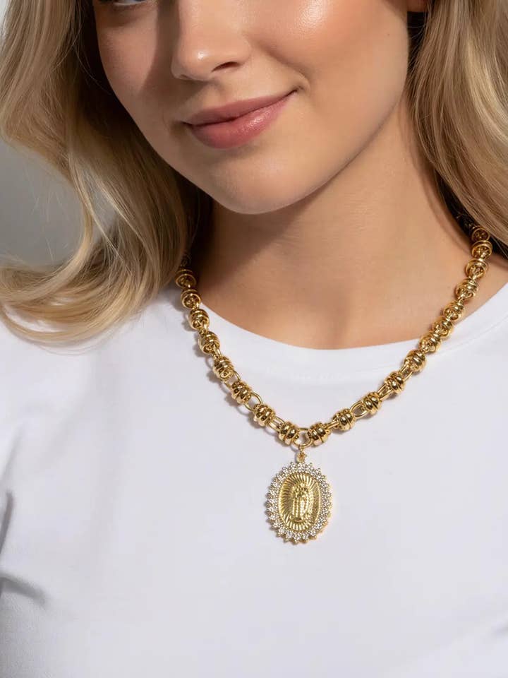 Golden Virgin Aura Necklace – Medal with Cubic Zirconia | Sculpted Chain for wholesale by PHOEBE´S