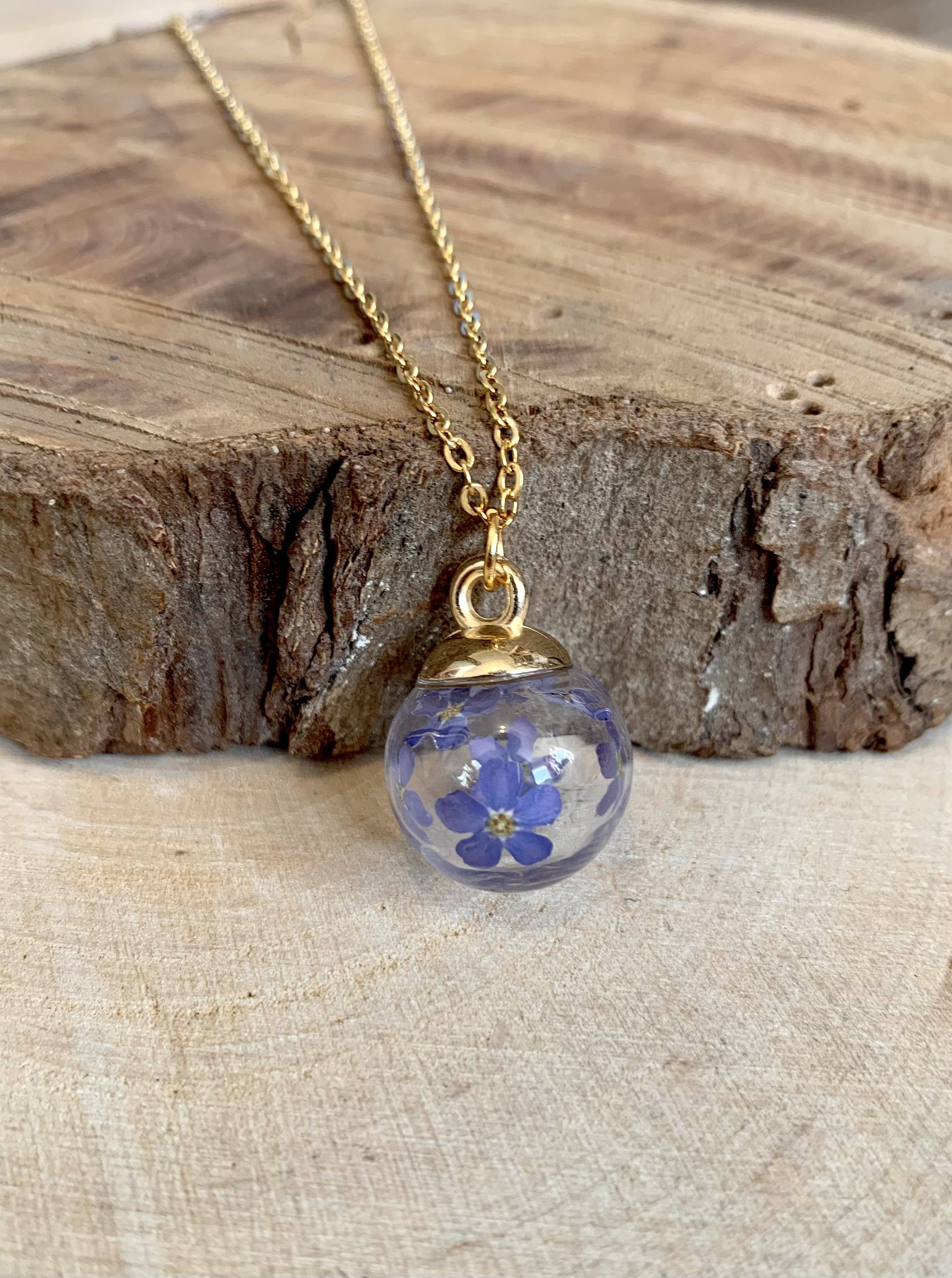 Madame Cousette - Vente Colliers à pendentif - Collier fleur séchée Myosotis sphère doré ou argenté4