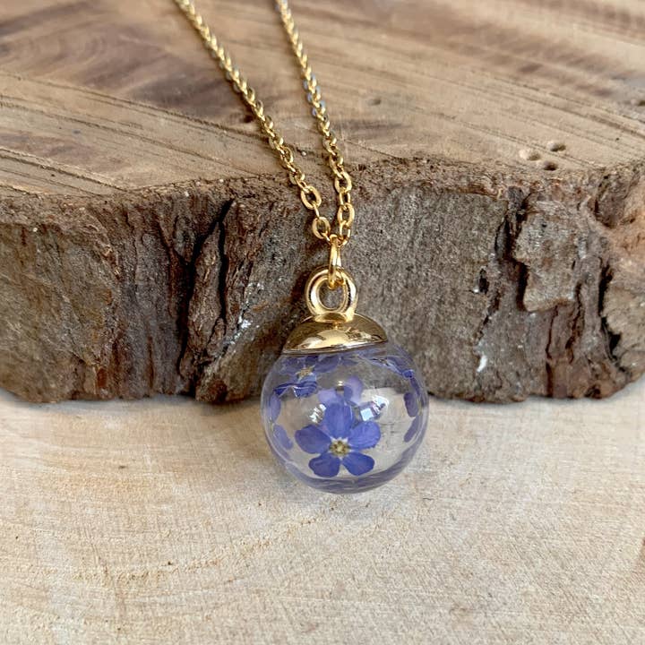 Madame Cousette - Vente Colliers à pendentif - Collier fleur séchée Myosotis sphère doré ou argenté4