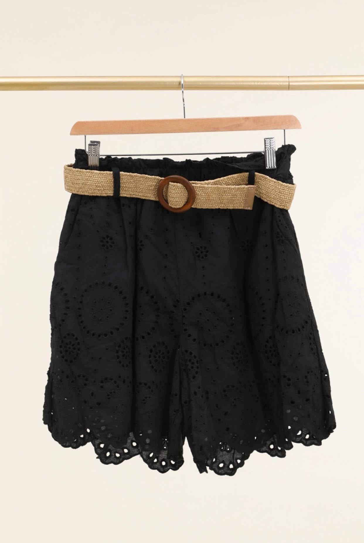 LÉA & LUC - Wholesale Shorts - Women's - Broderie anglaise shorts in 100% cotton REF. 250247