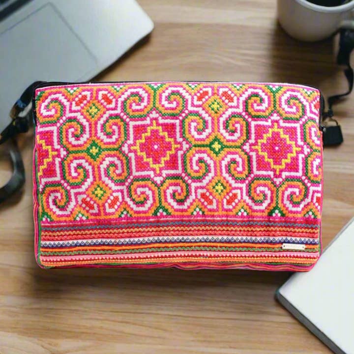 Paquete: bolsa para portátil Hmong reciclada hecha a mano de 2 piezas para venta al por mayor de Lumily