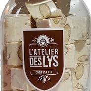 Mjukt nougat vaniljmandlar i godisburk för wholesale av L'Atelier des Lys