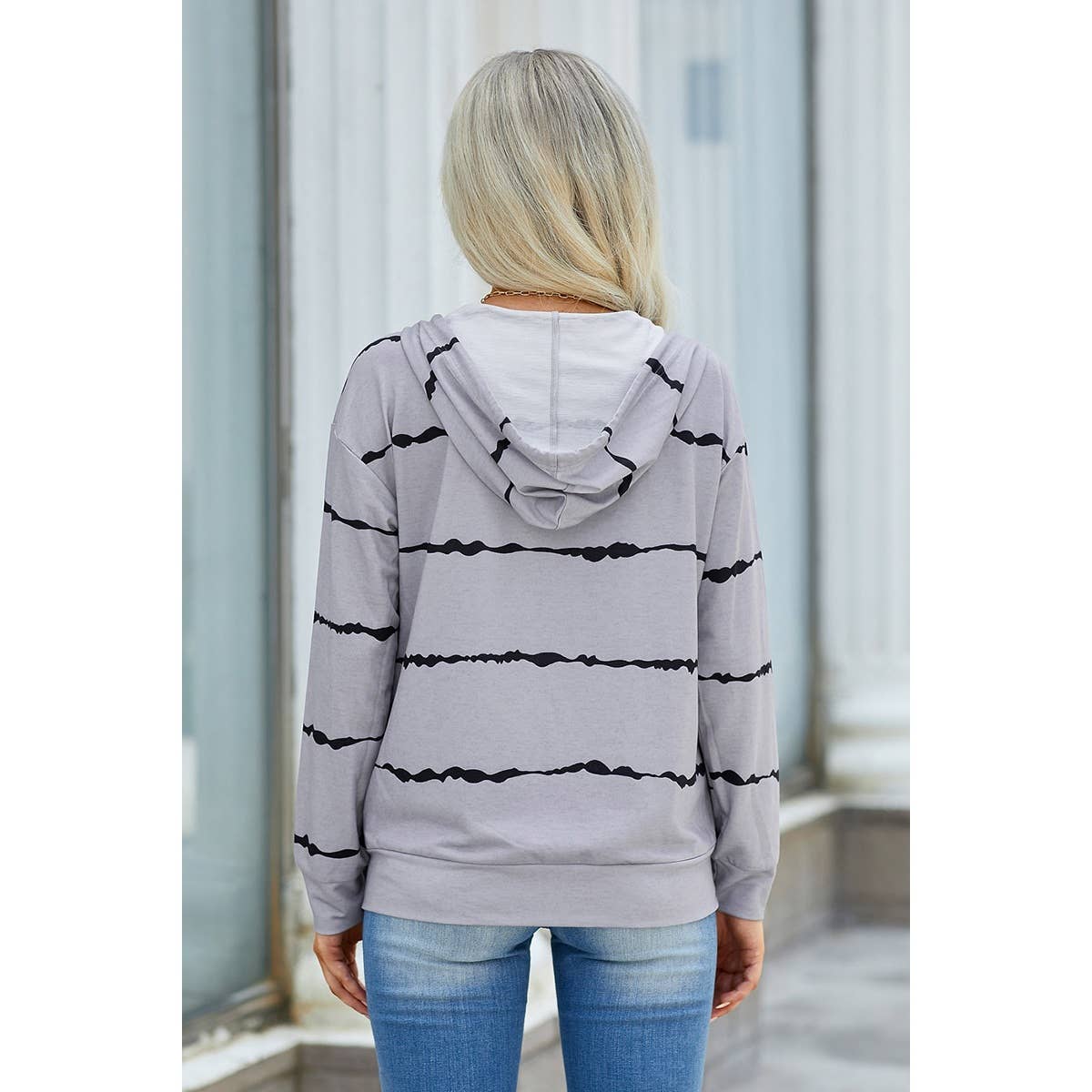 Supreme Fashion - Vendita all'ingrosso Felpa con cappuccio - Donna - Felpa con cappuccio ampia a maniche lunghe con cerniera.3