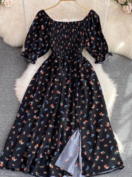 Robe midi smockée fleurie pour la vente par Miss Sparkling