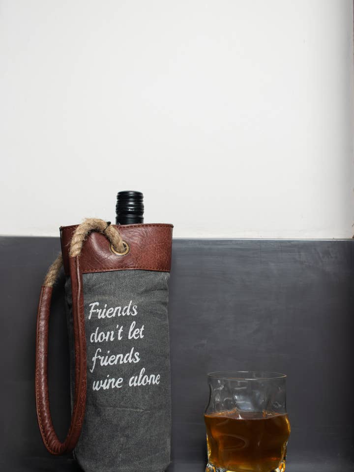 Sac-cadeau à vin Friends en toile recyclée et cuir pour la vente par Mona B.