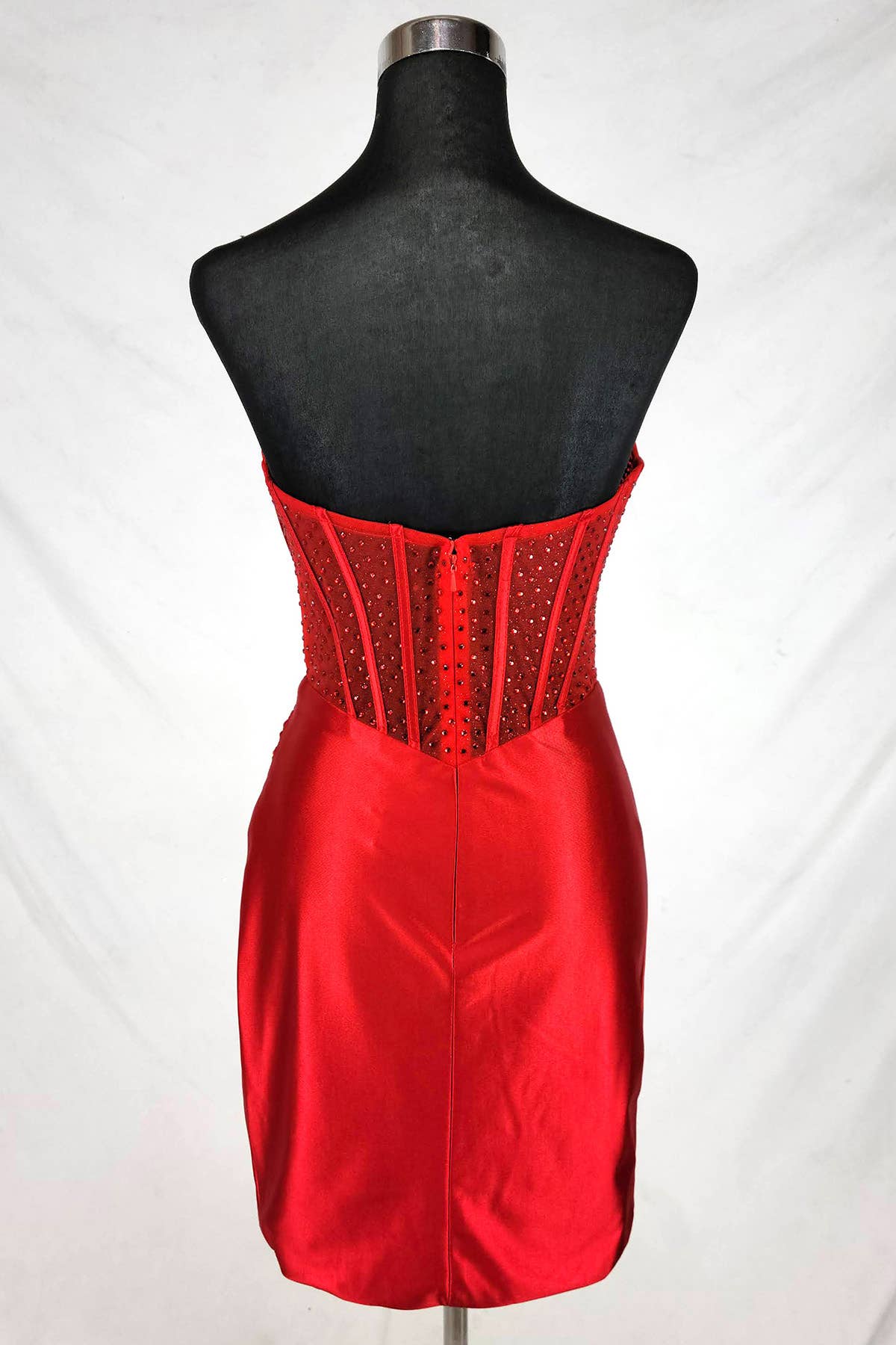 Chicas – wholesale Klänning - Dam – Kort miniklänning med juvelprydd korsett och satinkjol C37515