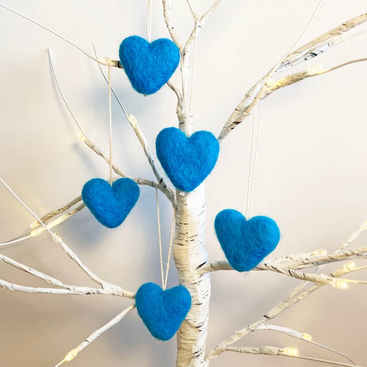 Adorno individual con forma de corazón de fieltro, color para venta al por mayor de Oakwind Hollow