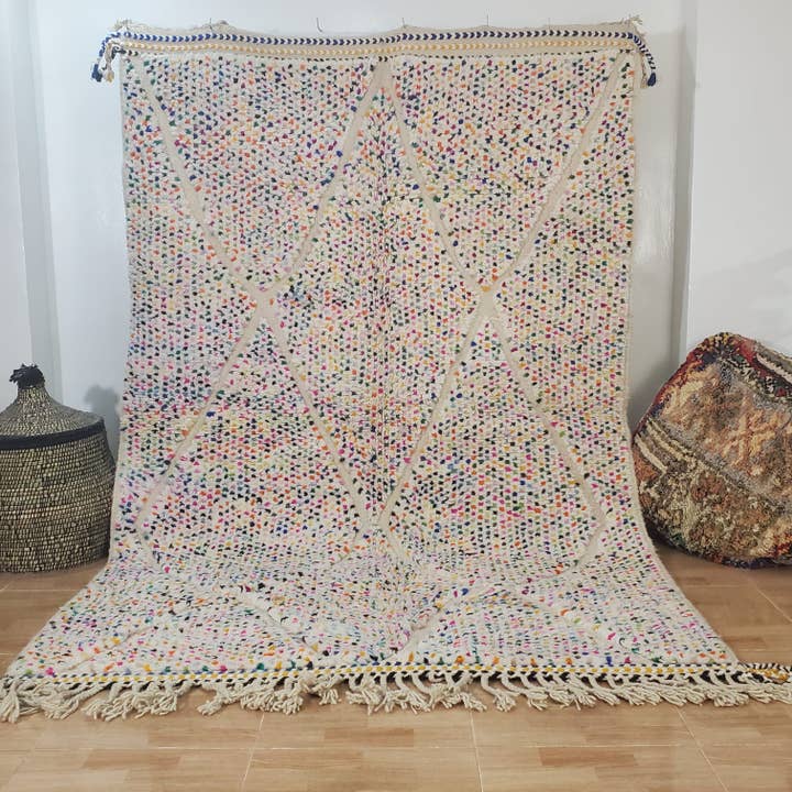 TAPPETI MAROCCHINI 100% FATTI A MANO 200 - 300 cm nr 593 per la vendita all'ingrosso da parte di Maroccarpets Poufs and pillows wholesale +31648976894