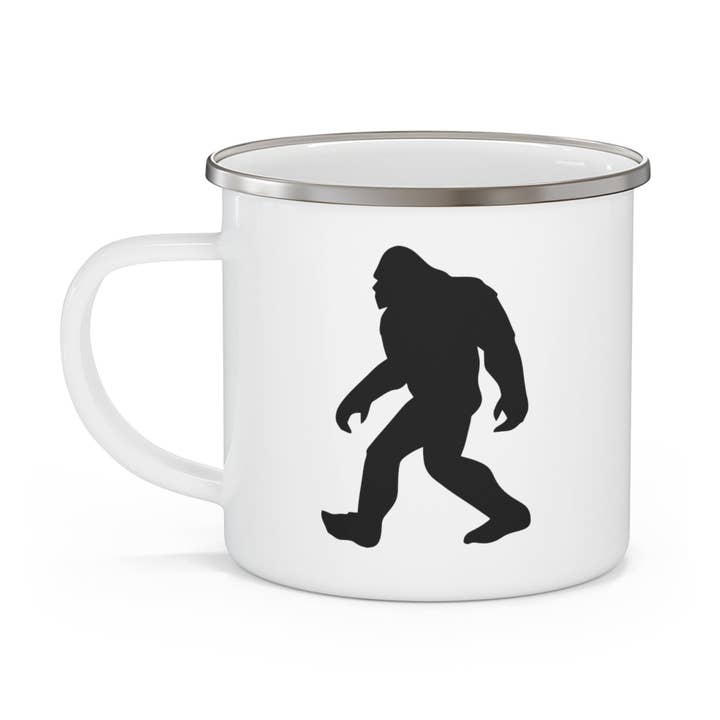 Mug de camping Sasquatch pour la vente par The Northwest Store