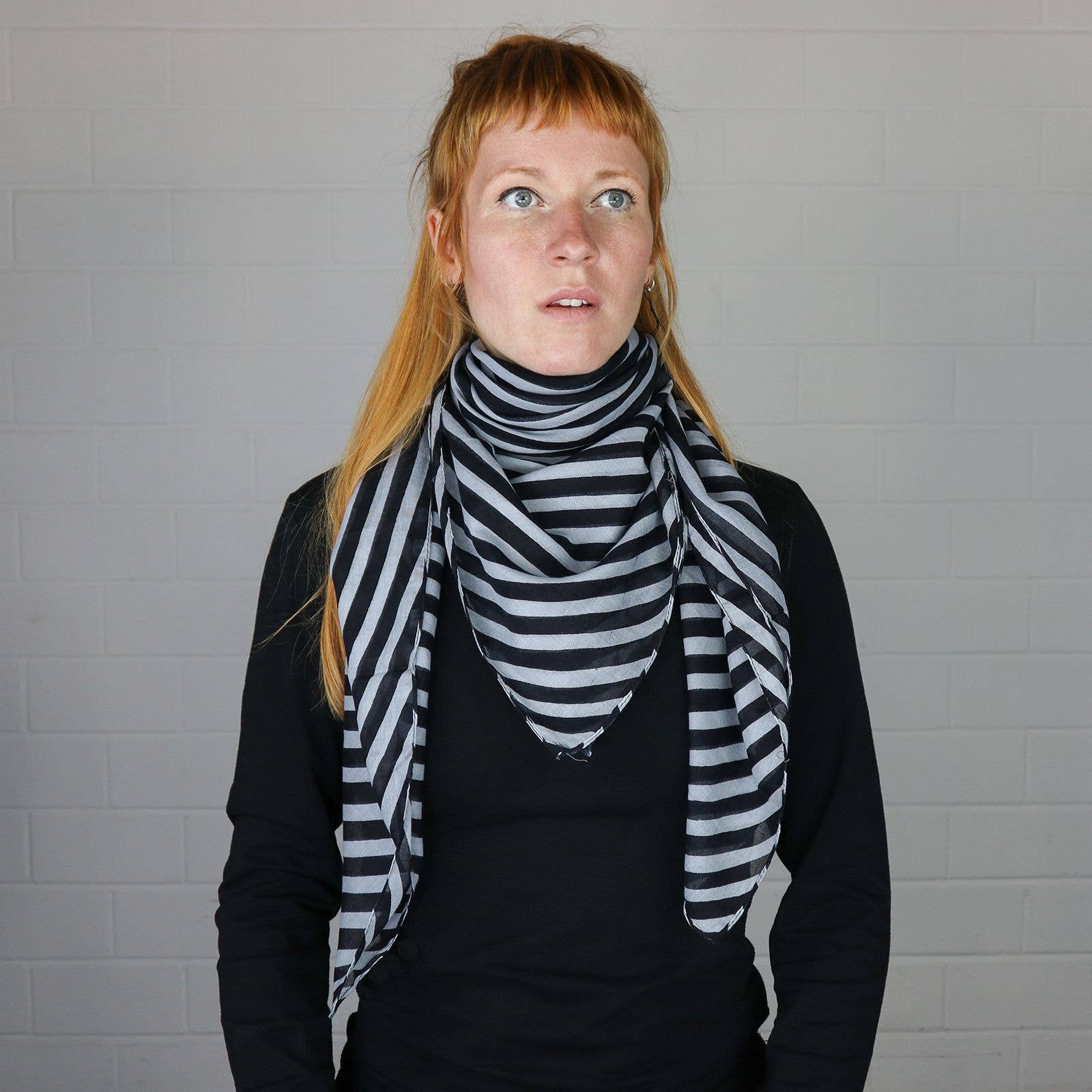 Tribal Trade GmbH – Großhandel Schal – Unisex – Baumwolltuch Ringe grau quadratisches Tuch5