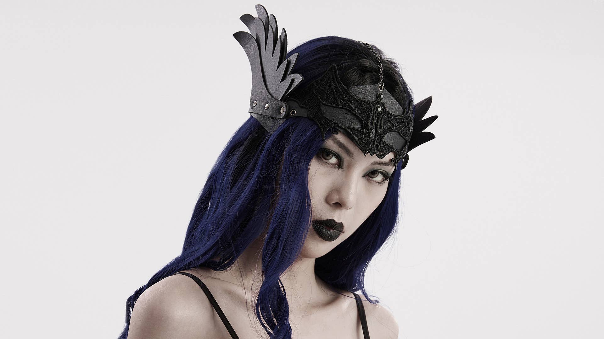 Western Fashion - Wholesale Costume - Women's - BAT LACE WING MASK WITH CHAINS1