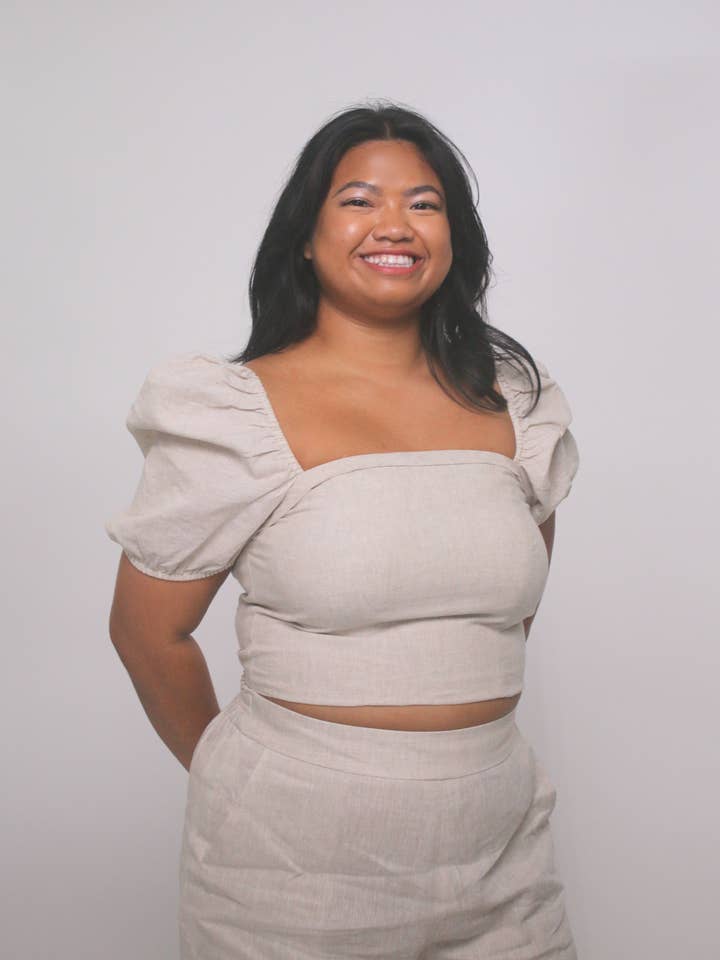 Blouse à encolure carrée en lin 100% Macy pour la vente par All Bodies