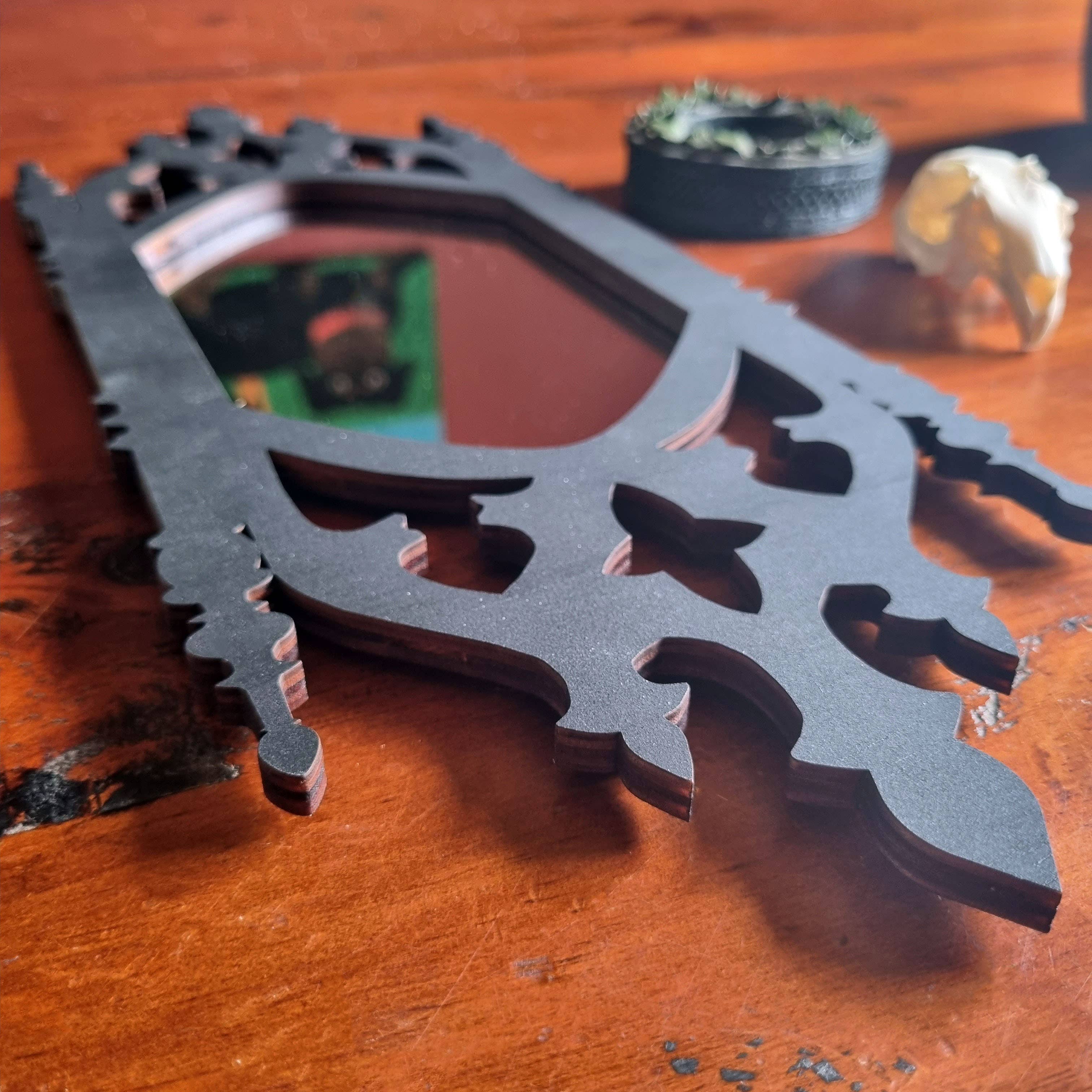 Yiska Designs – Engroshandel Vægspejl – Gotisk bue dekorativt spejl2