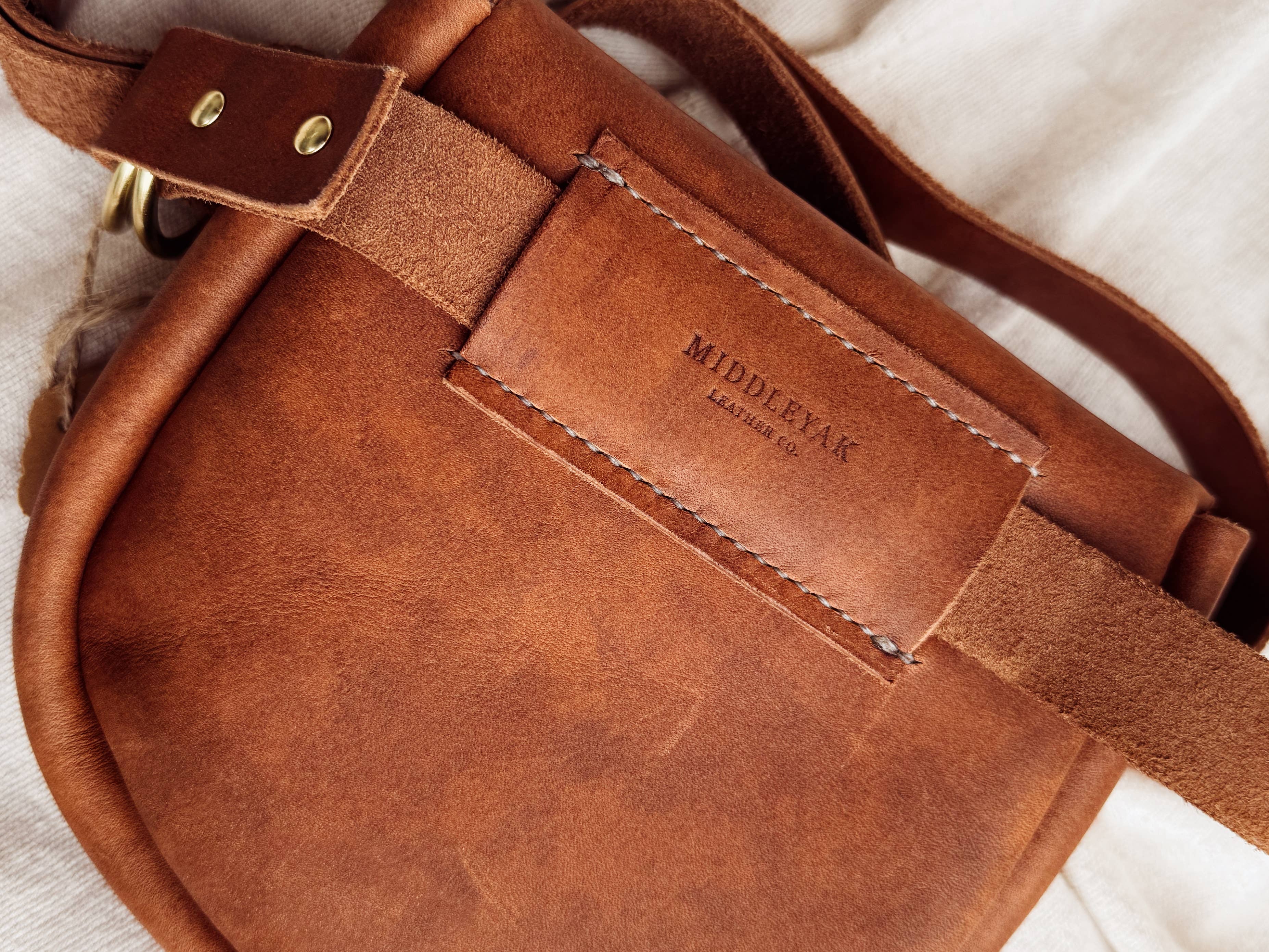 Middleyak Leather Co. - Wholesale Tote Bag - Women's - Marguerite Leather Sporran | Crossbody Bag17
