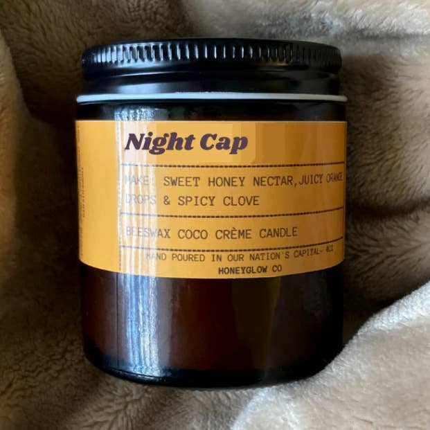 Natkasket | Sød & Energigivende - 4 oz Bivokslys for engroshandel hos HoneyGlow