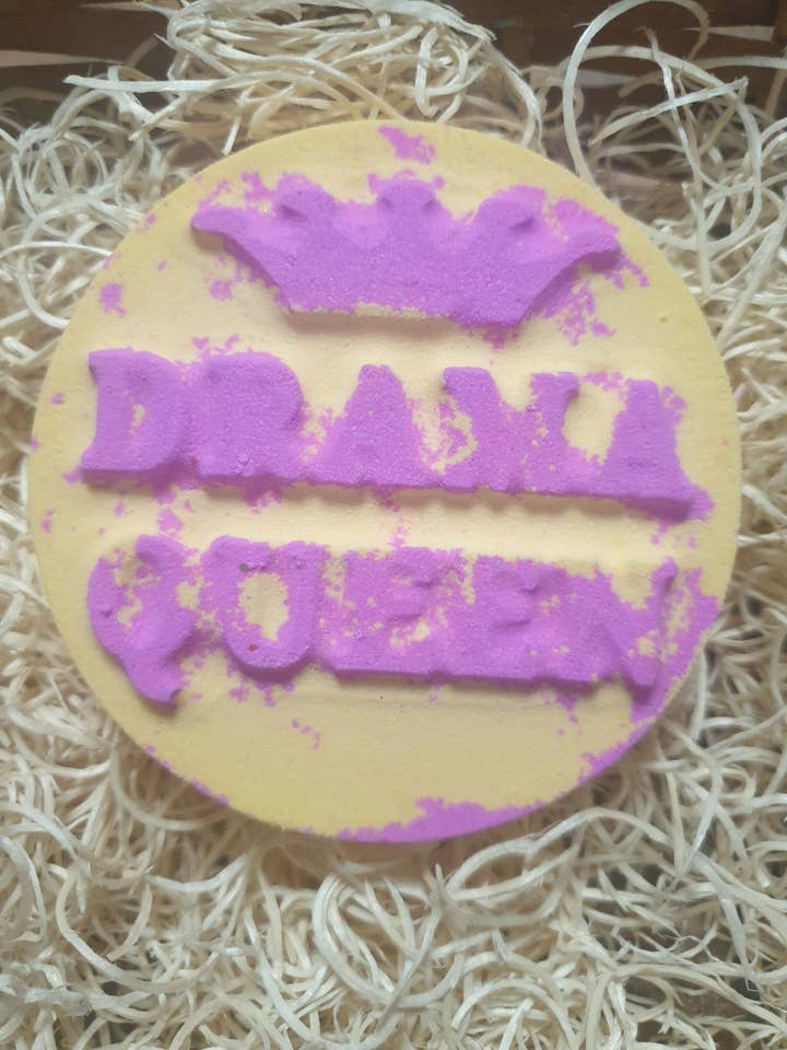 Drama Dronning Bad Bombe for engroshandel hos Enchanting Bath Bombs