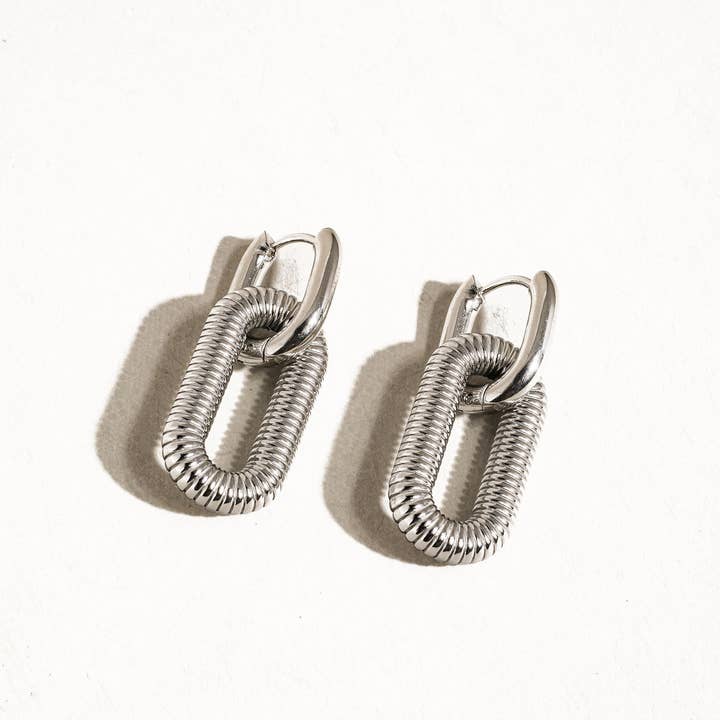 Flânerie by MAIQ - Wholesale Hoop Earrings - Kate 18K Non-Tarnish Double Chain Hoop Earring