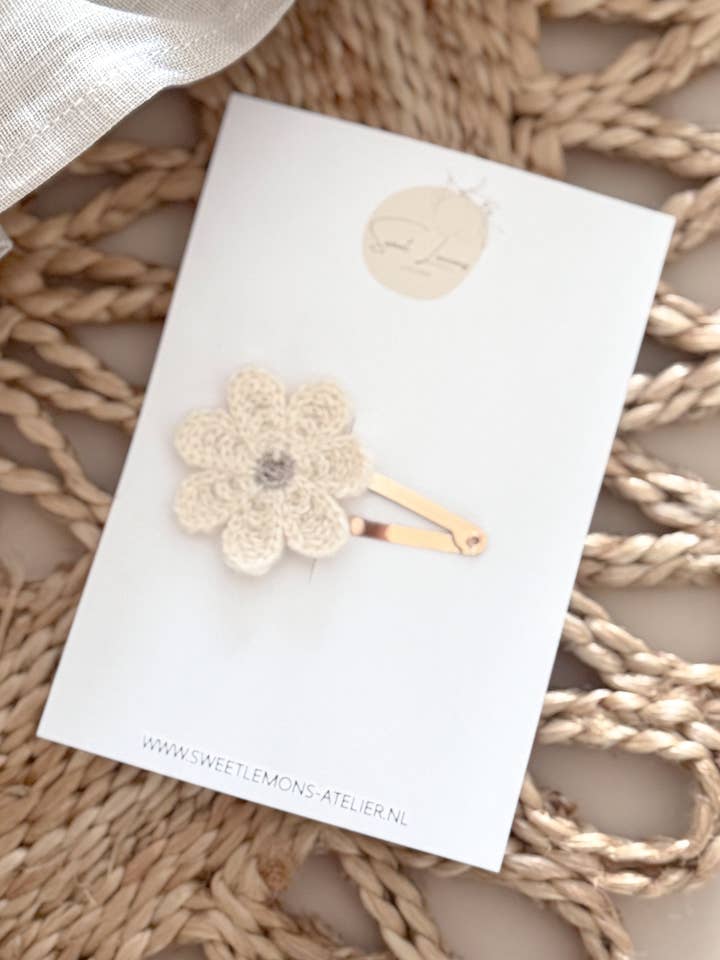 Fermaglio Faye - Bianco per la vendita all'ingrosso da parte di Sweet Lemons Atelier