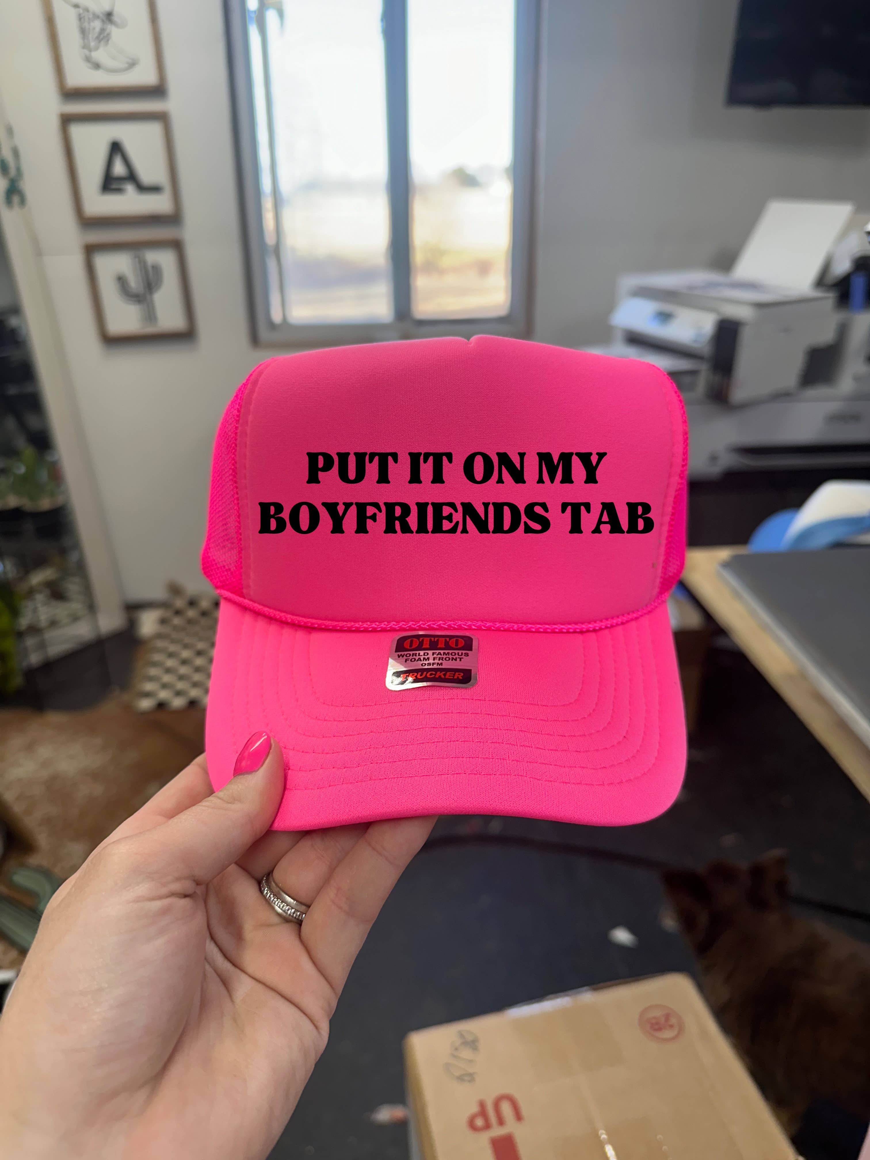 The Walking A – Großhandel Trucker-Cap – Damen – ZIEH ES AN... TAB2