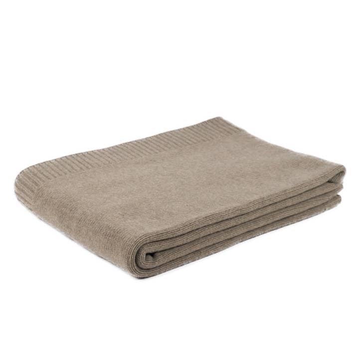 CottoHouse - Wholesale Throw Blanket - LEA Merino Wool Knitted Blanket6