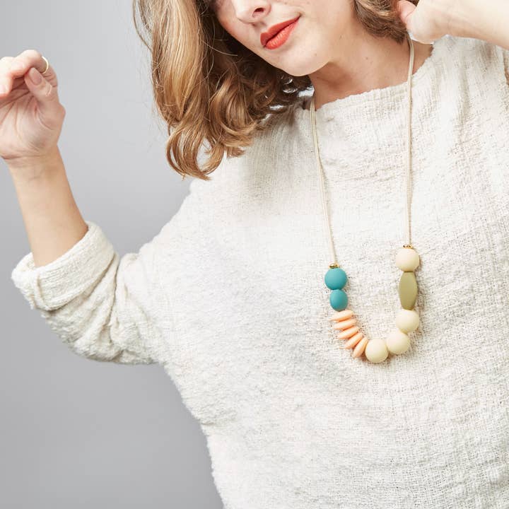 January Moon - Wholesale Teething Necklace - Baby - Dewdrop Signature Teething Necklace1