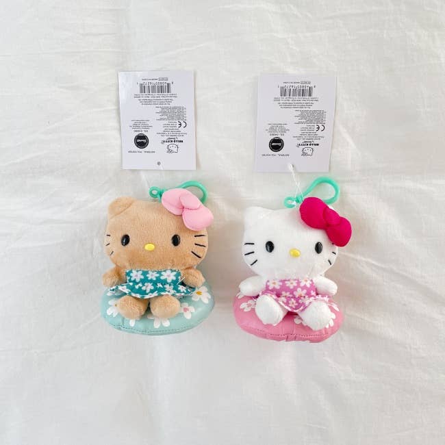 MOND HAUS - Wholesale Keychain - Women's - FROYO Keyring | Hello Kitty in Summer Tube Plush Doll Charm8