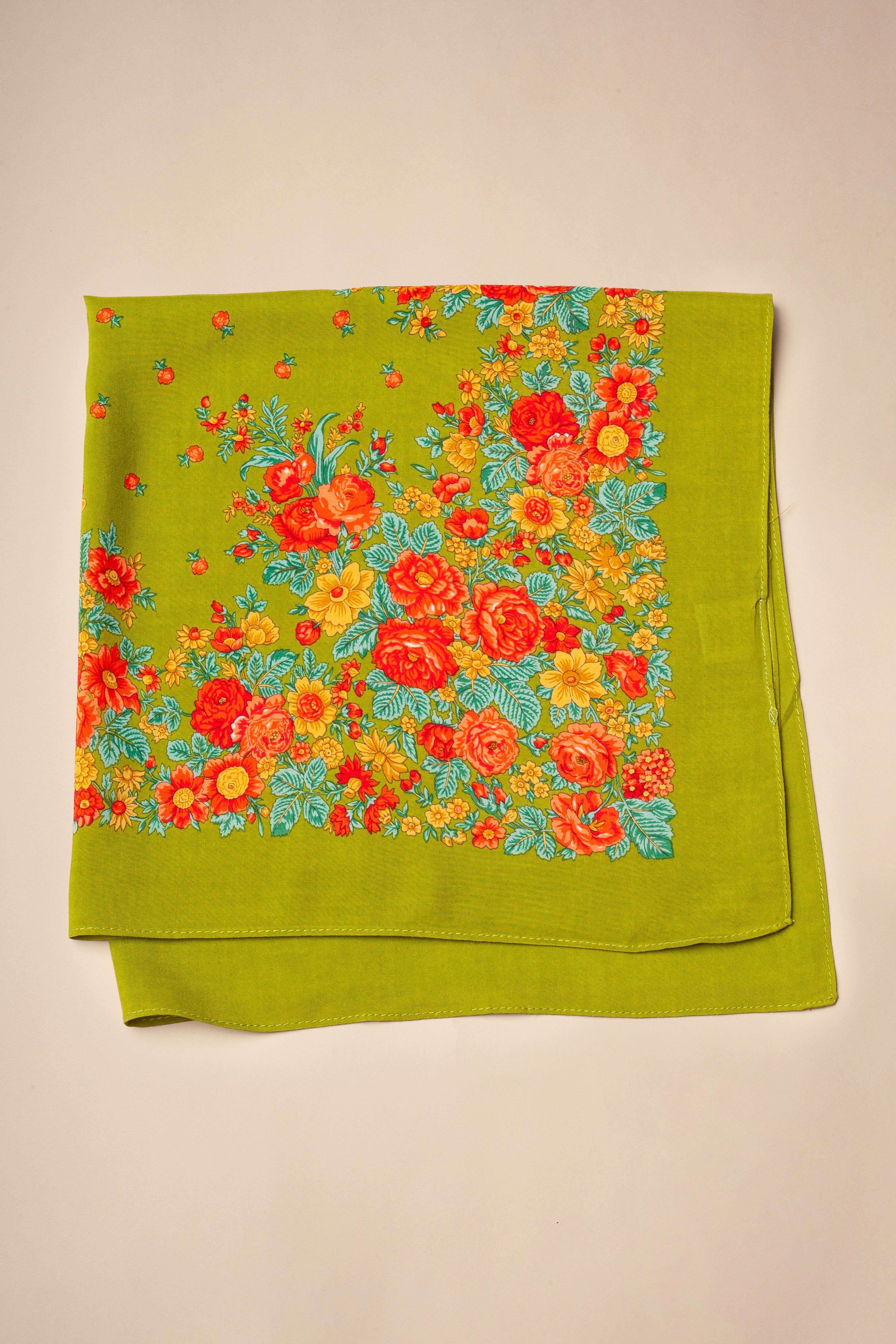 Eturel Madrid - Wholesale Scarf - Women's - Portuguese scarf with olive green flowers5