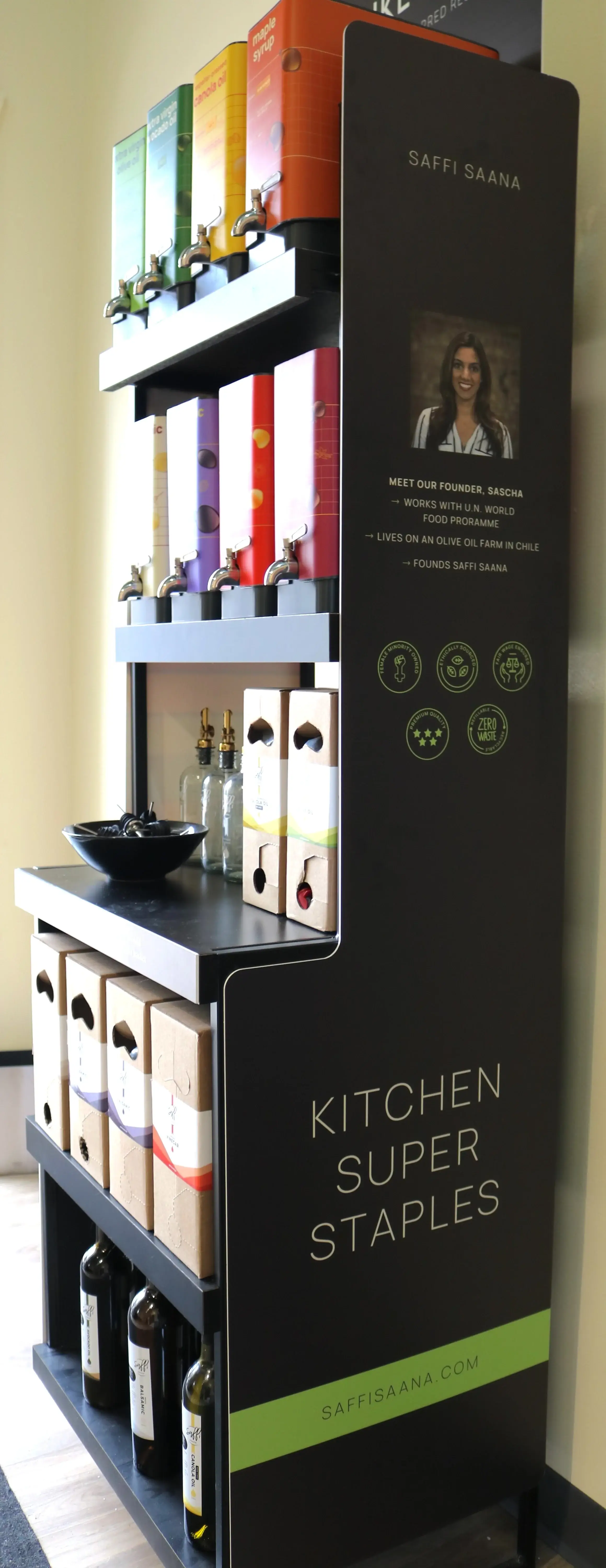 Saffi Saana - Venta al por mayor Estantes de exposición de minoristas - Alimentos y bebidas - Fijación de metal Saffi Saana con señalización4