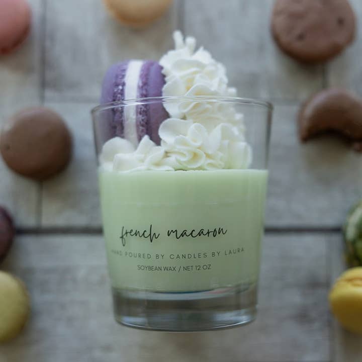 Gobelet de soja à macarons français Dessert Candle pour la vente par Candles By Laura
