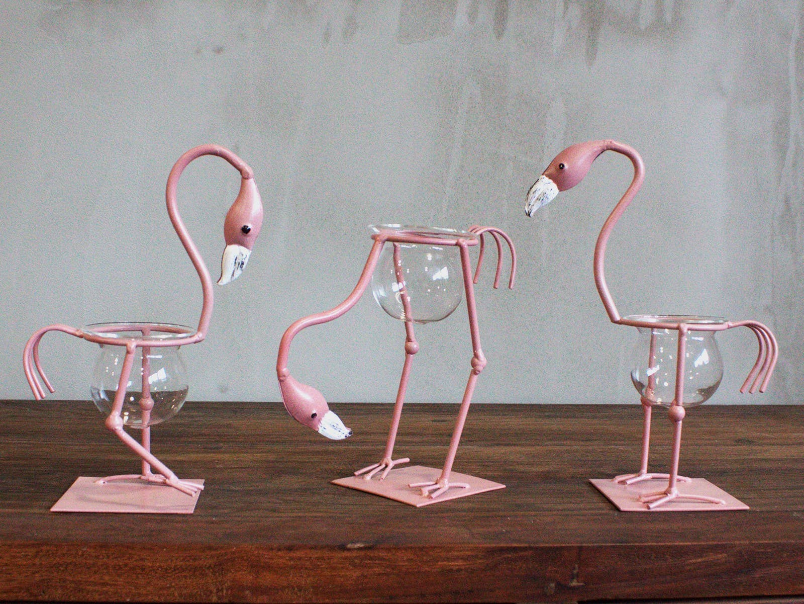 Ancient Wisdom – wholesale Decorative tabletop object – Hydroponic Home Décor - Pink Metal Flamingo Des 32