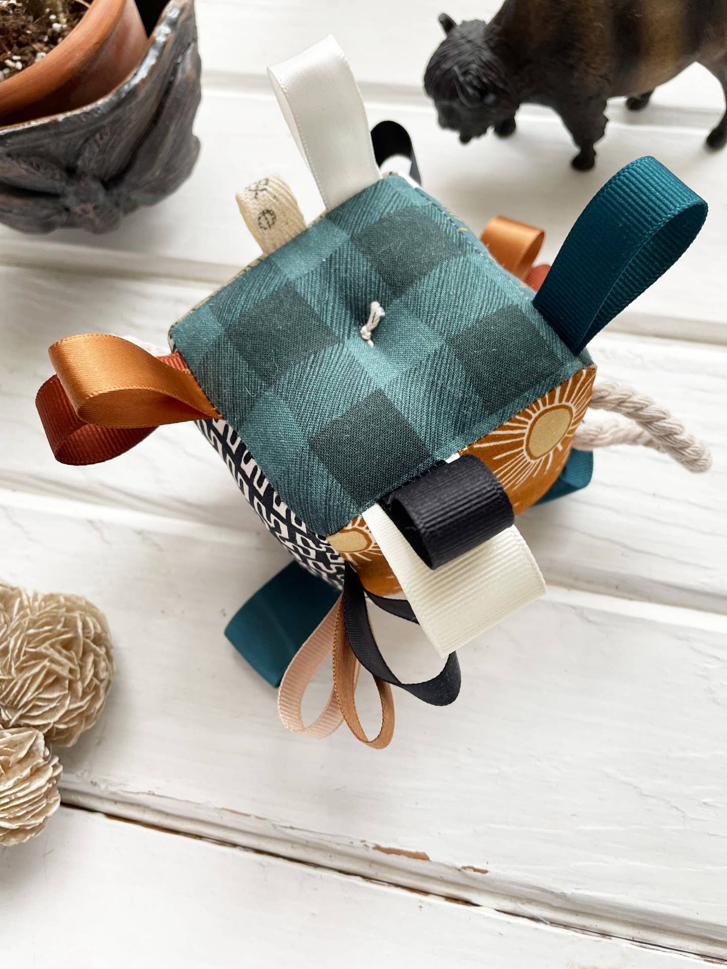 The Bird & Elephant – Engroshandel Rangle - Baby – Earth Rainbow sensoriske babyblokbåndmærker rangle4