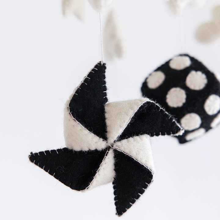 Nivas – wholesale Baby mobile – Handmade Black & White Contrast Shapes Crib Mobile