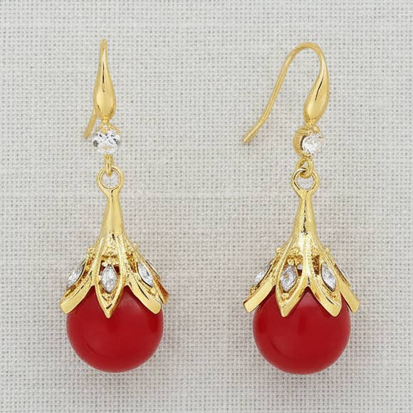 Boucles d'oreilles pendantes élégantes en cristal rouge pour la vente par camilla dovey