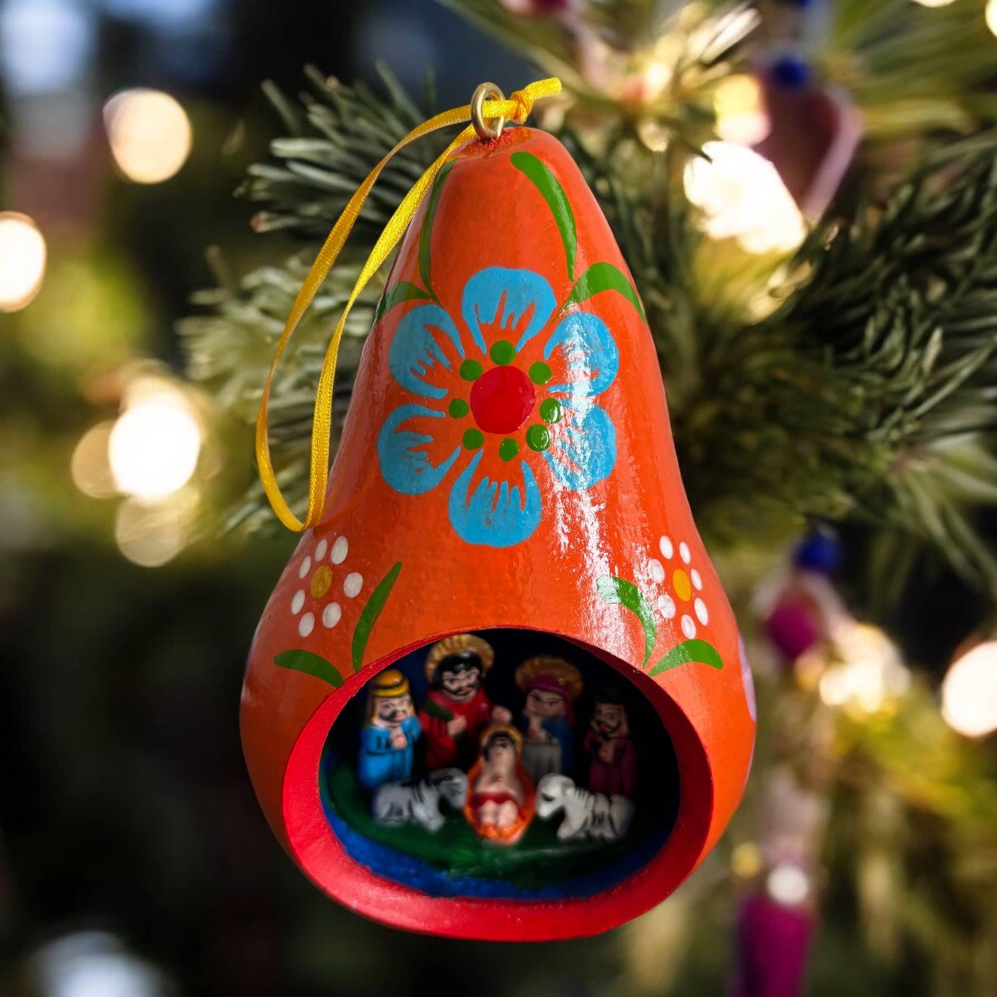 Zoe Artcrafts Corp. - Wholesale Ornament - Gourd Christmas Multicolor Tree ornament with Nativity Scene5
