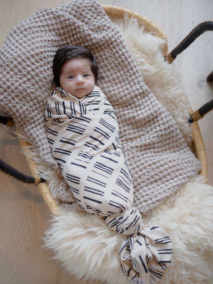 The OVer Company – wholesale Swaddle – Baby – Milo - Butter Blanket3