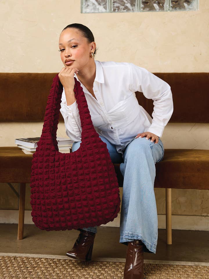 M2516 Georgia Quilted Puffy Hobo w/ Zip Closure for wholesale by Jen & Co.