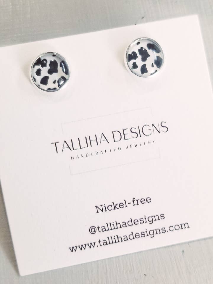 Ko Print Western Vit & svart prickig ko dubbar för wholesale av Talliha Designs