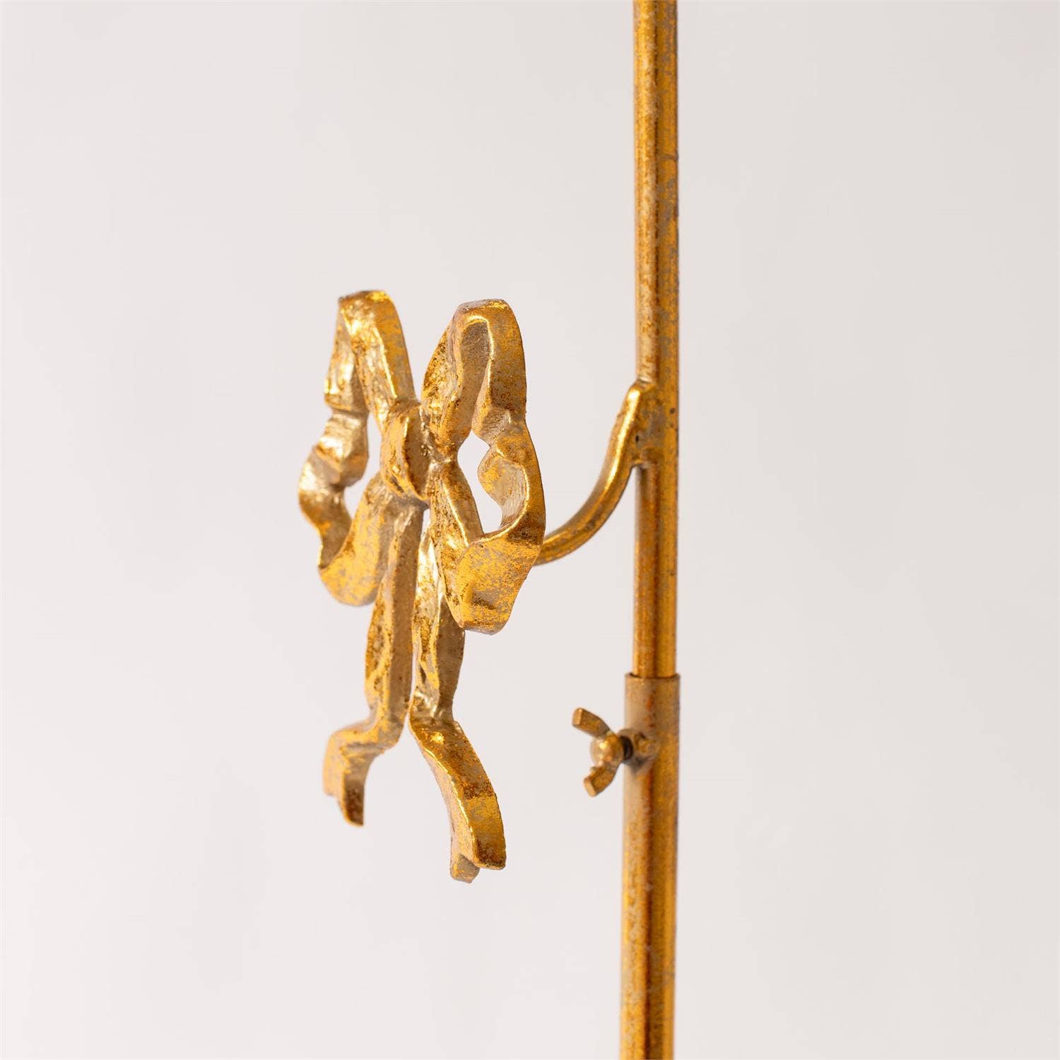 Audrey's Home & Gift - Wholesale Wreath - Gold Wreath Stand with Decorative Bow (Pk/02)4