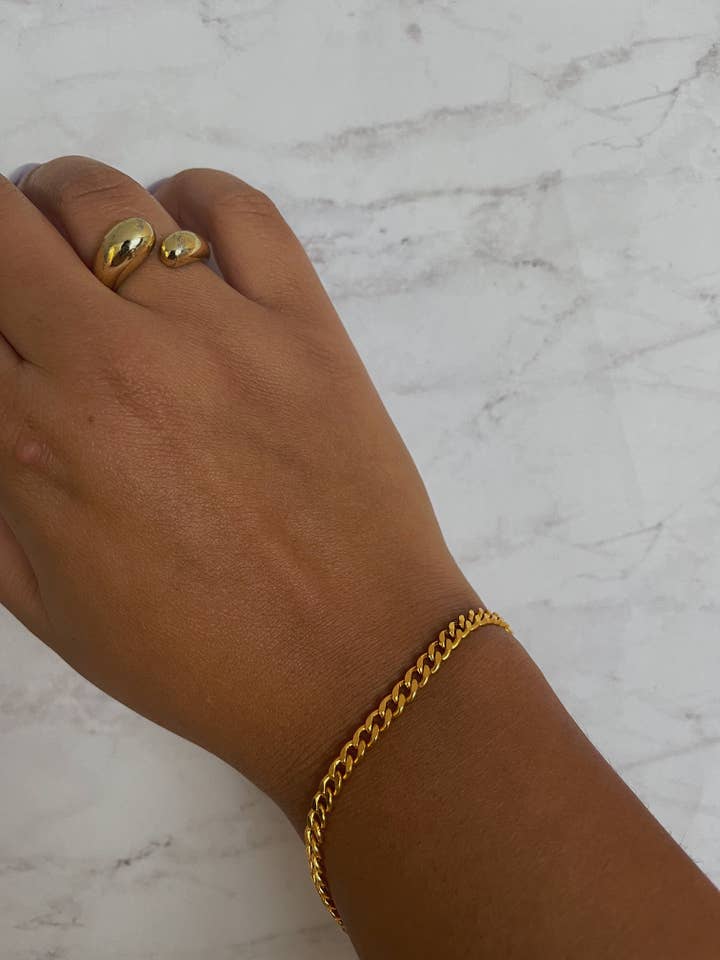 ESSENTIALS CURB CHAIN BRACELET for wholesale by Talk Unique